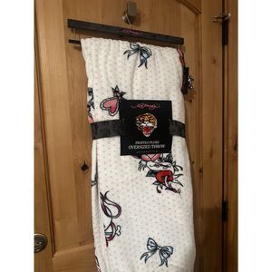 Ed Hardy Laced Skull & Blue Bow Polka Dot Oversized Throw 60 x 70 Inches NWT